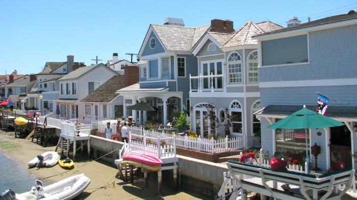 Island balboa beach discovery ferry newport chop suey cafe choose board